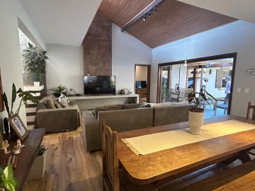 Casa em Condomínio - Venda - Nogueira - Petrópolis - RJ
