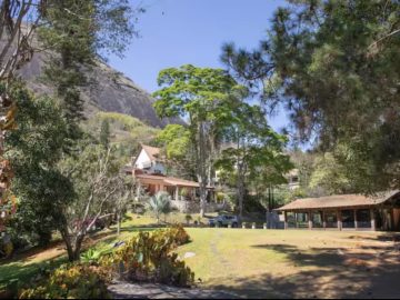 Casa fora de condomnio