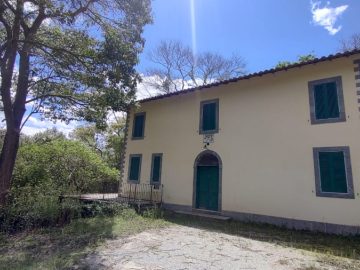 Casa duplex em condomnio Samambaia Petrpolis RJ